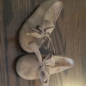 Pisamonas Toddler Tan Suede Shoes. Size 24 (Like Size 7)